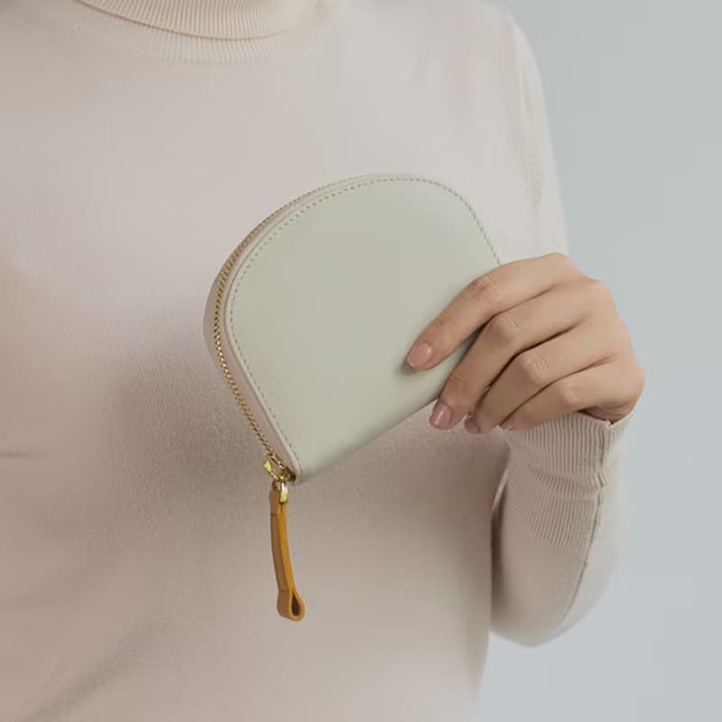 ZIP-AROUND ARCH leather wallet in Cream-tan