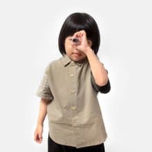 【童裝】稿紙印花拼接短袖襯衫-奶茶色