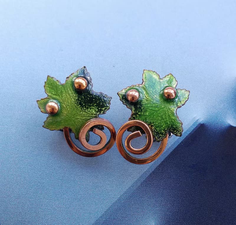 Vintage Jewelry 西洋古董飾品 MATISSE 綠捲葉 夾式耳環