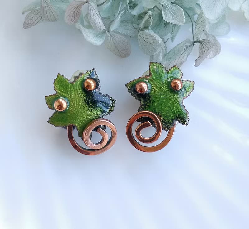 Vintage Jewelry 西洋古董飾品 MATISSE 綠捲葉 夾式耳環