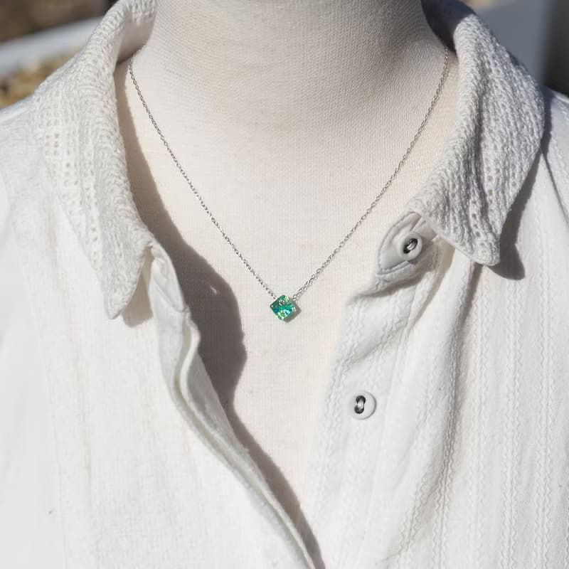 ５月誕生石ガラス(エメラルド【プチ】)チェーンネックレス【綿紐、シルバー925選べます】【受注制作】
