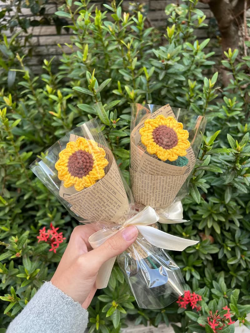 手工針織花束 單枝小葵花束 編織花 鉤織花 畢業花束七夕