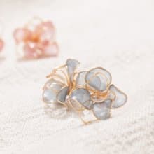 【曇花-天空藍】貼耳式耳環 | 水晶花飾品