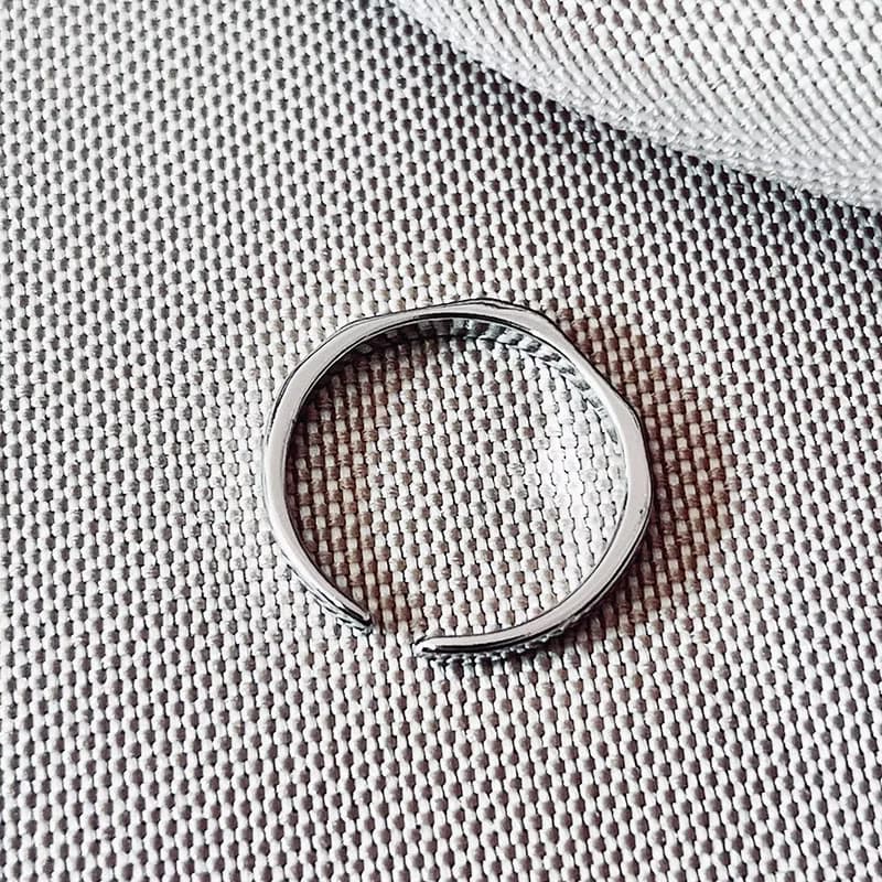 絡繹925純銀戒指 切角圓弧邊設計 活動圍 舒適配戴 中性款 線戒