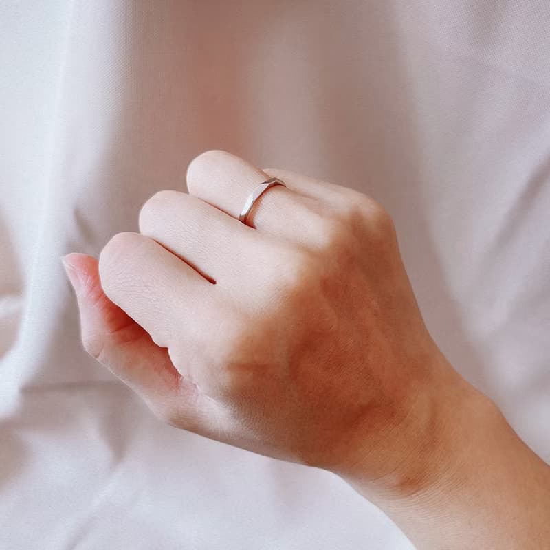 絡繹925純銀戒指 切角圓弧邊設計 活動圍 舒適配戴 中性款 線戒