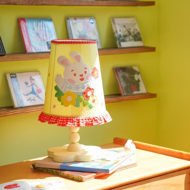 小兔子嗡嗡 80s復古昭和花草兔子台燈 刺繡布藝