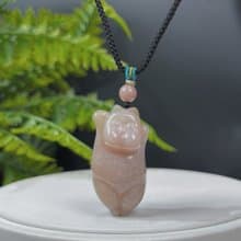 精品天然可愛胖貓粉珊瑚玉吊墜冰潤玉化太陽花菊花玉項錬靈性魅力