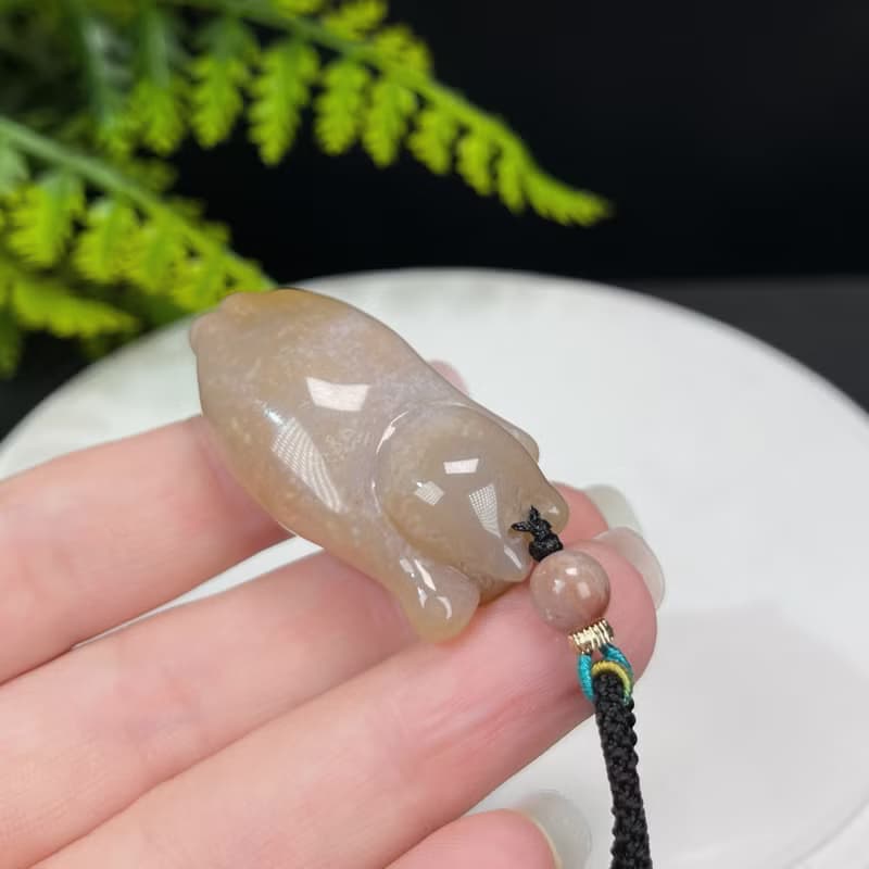 精品天然可愛胖貓粉珊瑚玉吊墜冰潤玉化太陽花菊花玉項錬靈性魅力