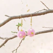點點草莓 淺粉水晶 手作羊毛氈耳環 可改耳夾