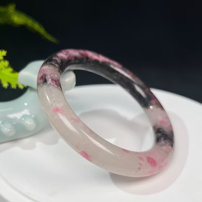 櫻花雨薔薇輝手鐲56MM 玉化星光水墨風玫瑰石桃花玉手環 包容親和
