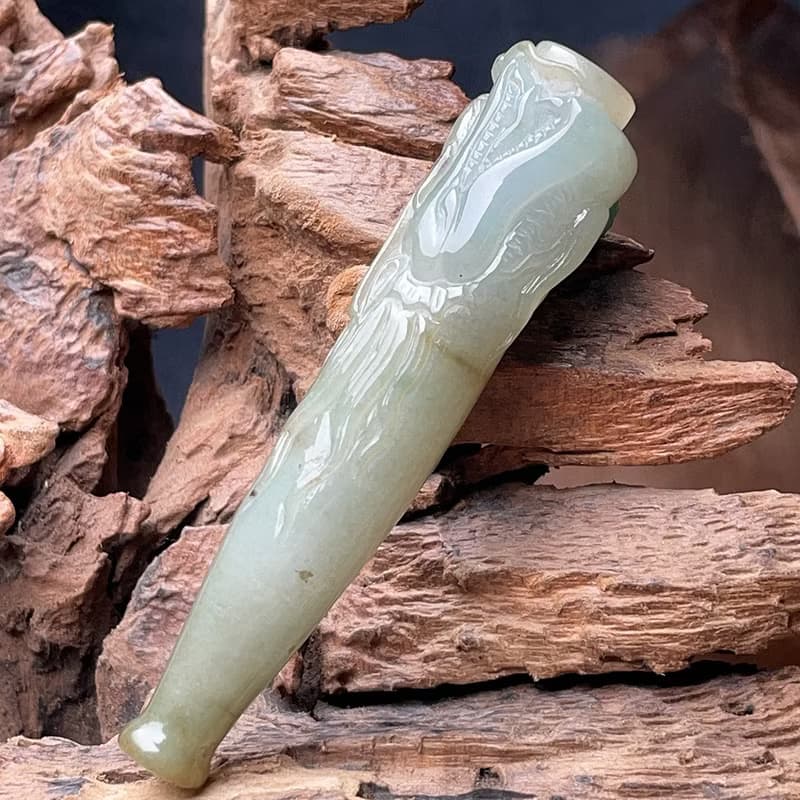 冰糯飄綠翡翠巧雕龍紋濾嘴煙斗 | 天然緬甸玉翡翠A貨 | 送禮