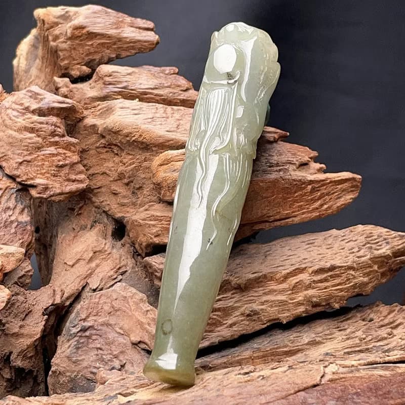冰糯飄綠翡翠巧雕龍紋濾嘴煙斗 | 天然緬甸玉翡翠A貨 | 送禮