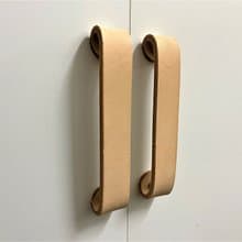 牛皮取手 //  衣櫃 //  櫃體 // 皮革把手 // 系統櫃 // 可訂製