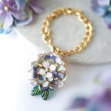2way ブローチ&バックチャーム　紫陽花とコットンパール