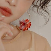 哈囉凡賽斯。MUCHAT手作14KGP珍珠紅花C圈純銀針耳環