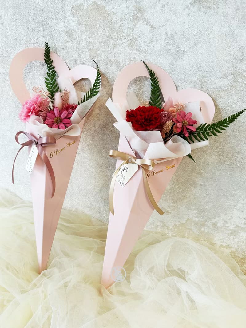 *愛* 母親節花束 康乃馨花束 永生花束 母親節禮物 康乃馨