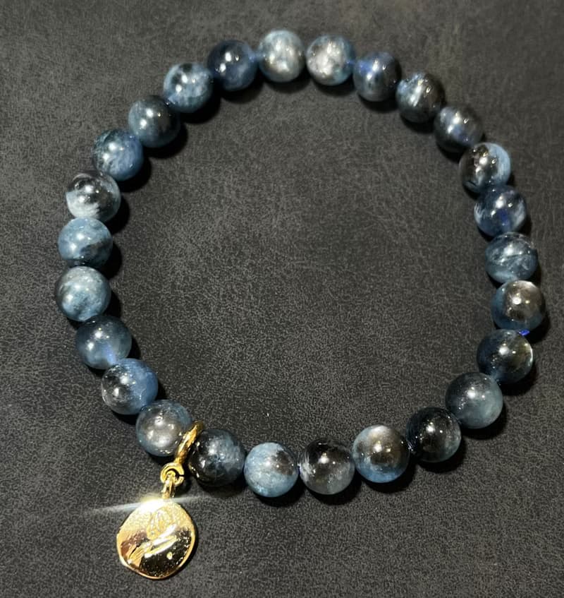 蔚藍墨色。鬼色海藍寶 魔鬼海藍寶 海藍寶 手鍊 手串 手珠 吼輪