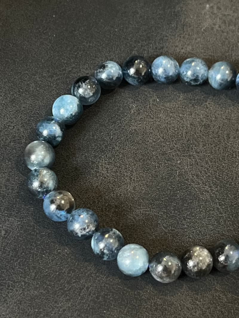 蔚藍墨色。鬼色海藍寶 魔鬼海藍寶 海藍寶 手鍊 手串 手珠 吼輪