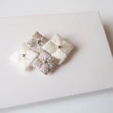 紫陽花　刺繍ブローチ　シルバー×オフホワイト　春夏