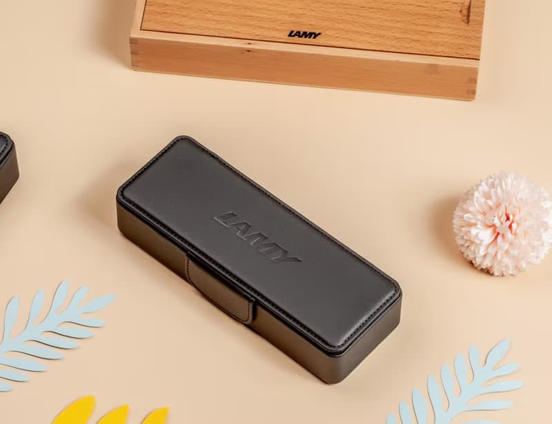 【雷雕免費刻字】LAMY 黑色 皮革筆盒 / SAFARI  - PASTEL (多選)