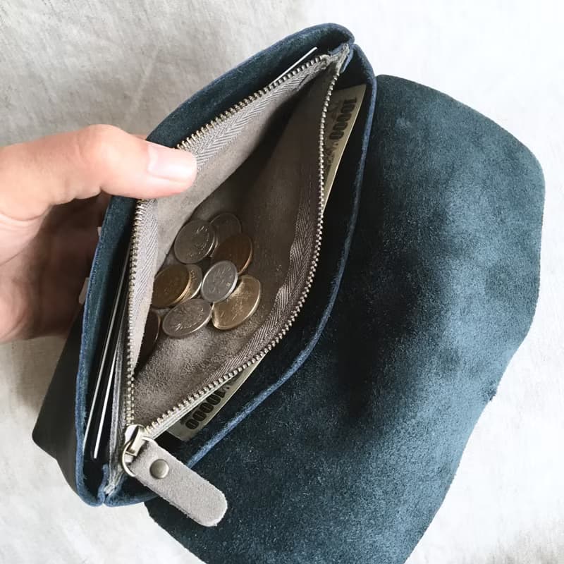 牛シュリンクレザーと牛床ベロアのシンプルお財布ショルダー【ネイビー】