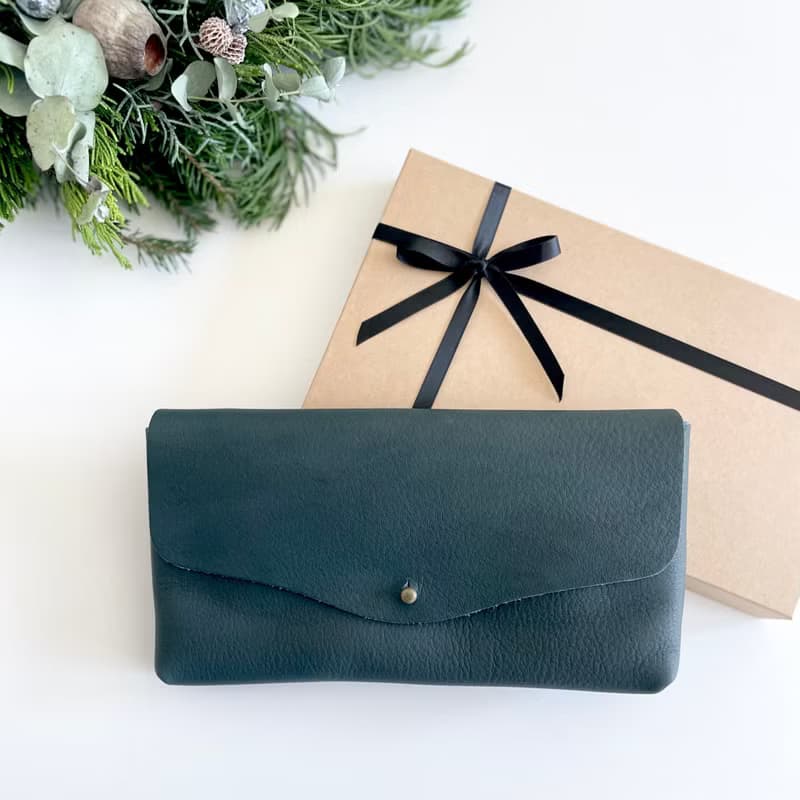 牛シュリンクレザーと牛床ベロアのシンプルお財布ショルダー【ネイビー】