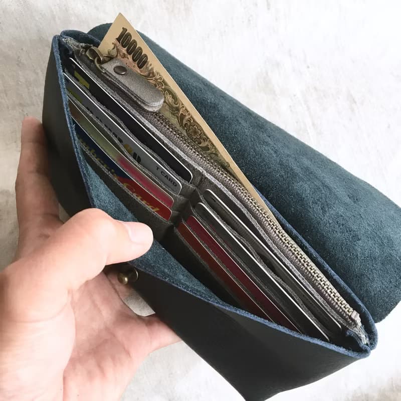 牛シュリンクレザーと牛床ベロアのシンプルお財布ショルダー【ネイビー】