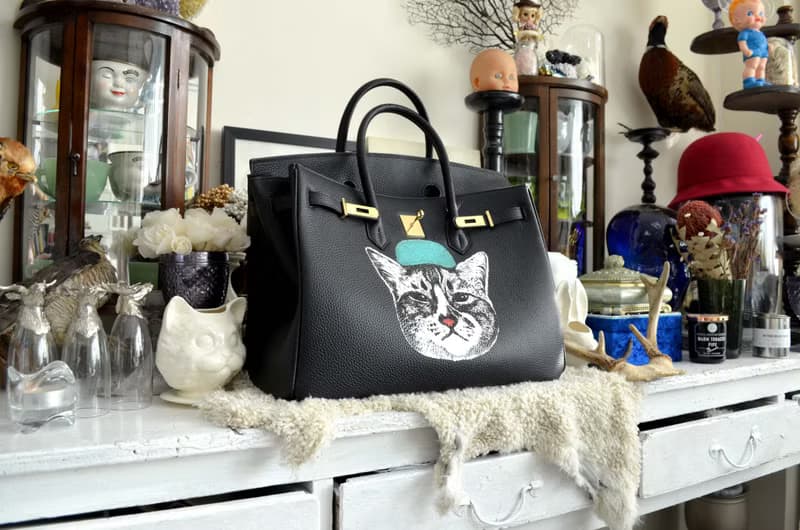 TIMBEE LO X GOOKASO 設計師手繪貓咪圖案頭層牛皮40mm手袋 包包