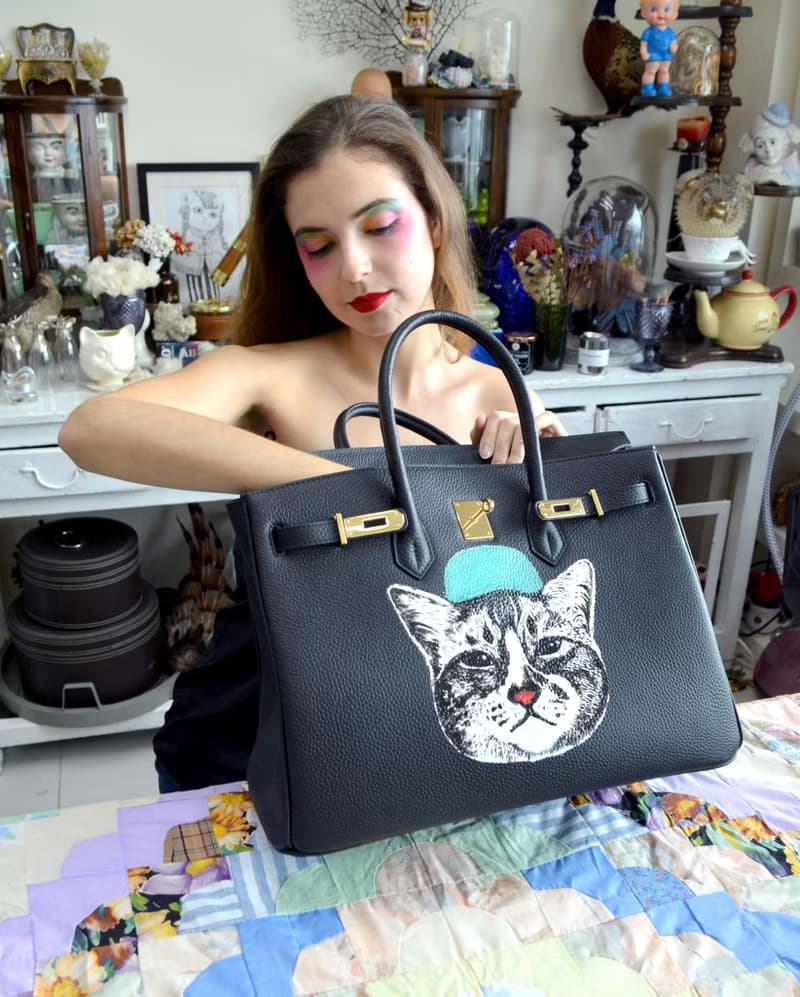 TIMBEE LO X GOOKASO 設計師手繪貓咪圖案頭層牛皮40mm手袋 包包