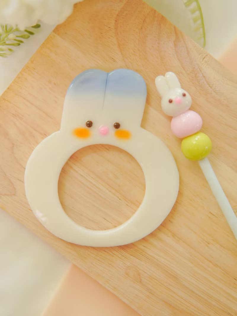Kawaii Heart Hair Stick – Handmade Polymer Clay Bun Pin with Strawberry Cookie C