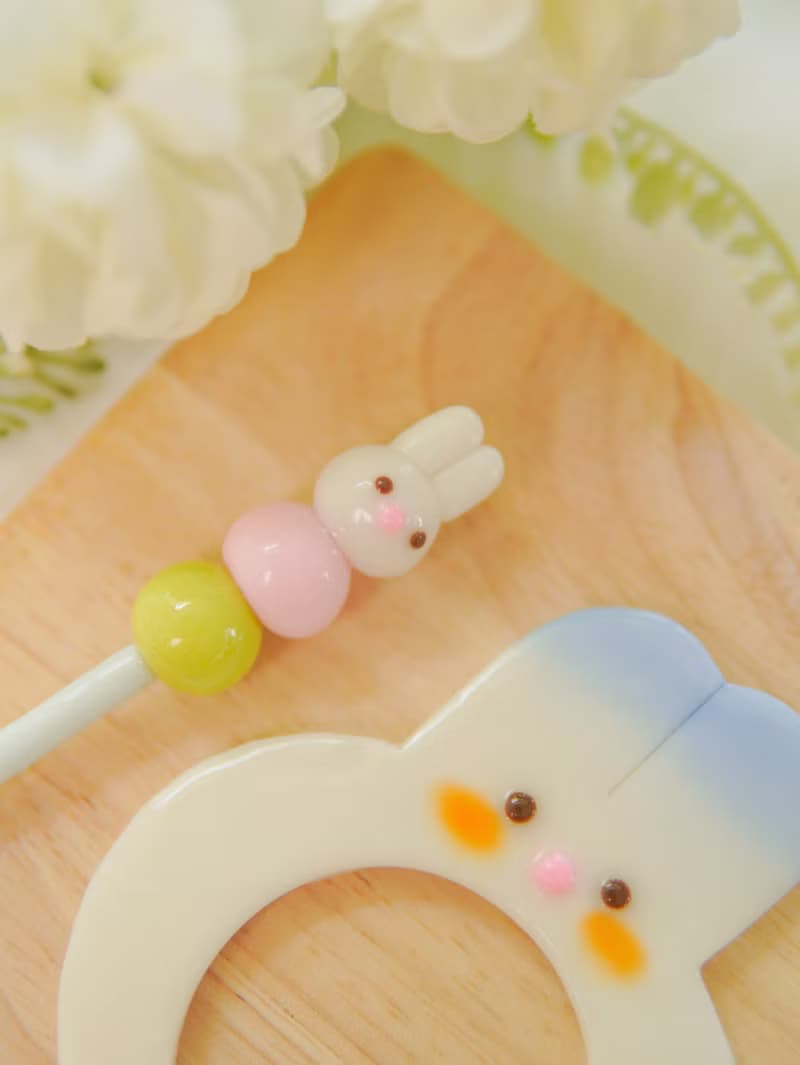 Kawaii Heart Hair Stick – Handmade Polymer Clay Bun Pin with Strawberry Cookie C