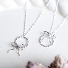 繫住微光 | 蝴蝶結花圈項鍊 | 純銀項鍊