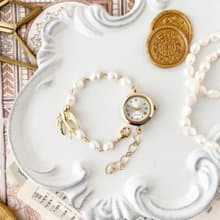 Celeste/ 幸運のツバメと淡水パールのブレスレットウォッチ　LI212