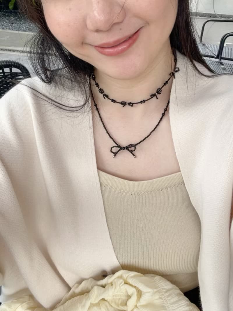 Charming cute I Bow Necklace Black Beige White
