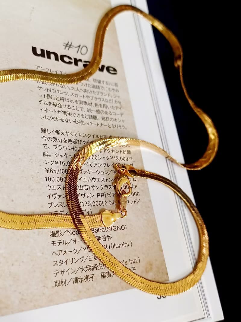 vintage jewelry AVON  金色扁平紋理蛇鏈  項鍊