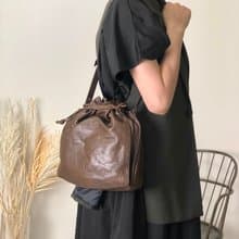 【 日本直送　名牌中古包 】LOEWE ロエベ ショルダーバッグ ブラウン アナグラム ナッパレザー 巾着 vintage ヴィンテージ オールド kki5m4