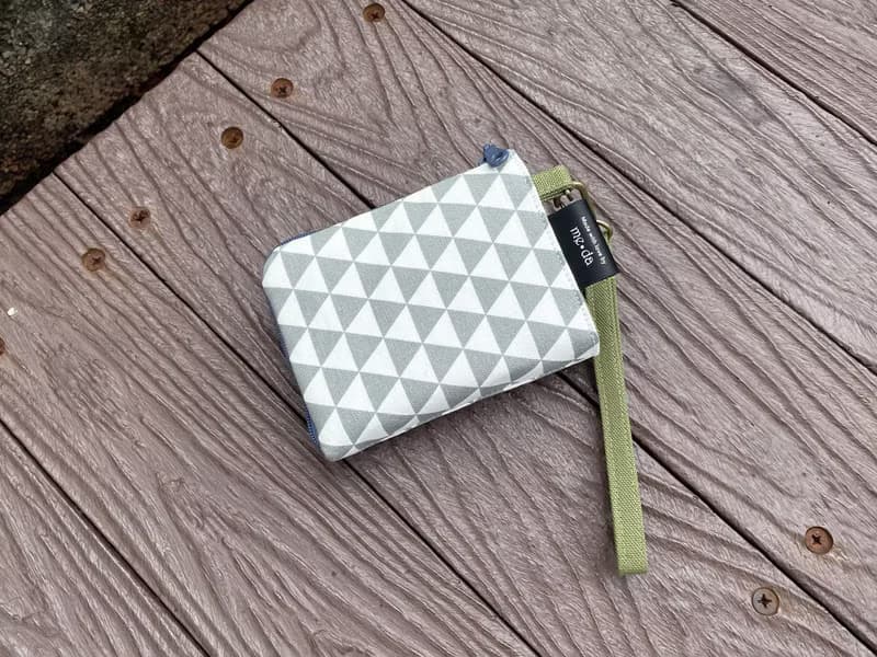 6 Coin 拉鍊零錢包 白灰三角