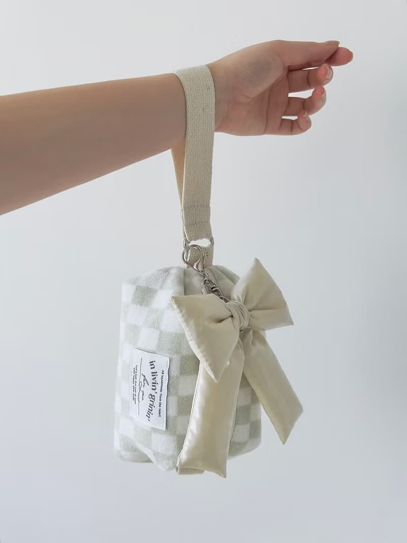 livin' grinin' pouch strap