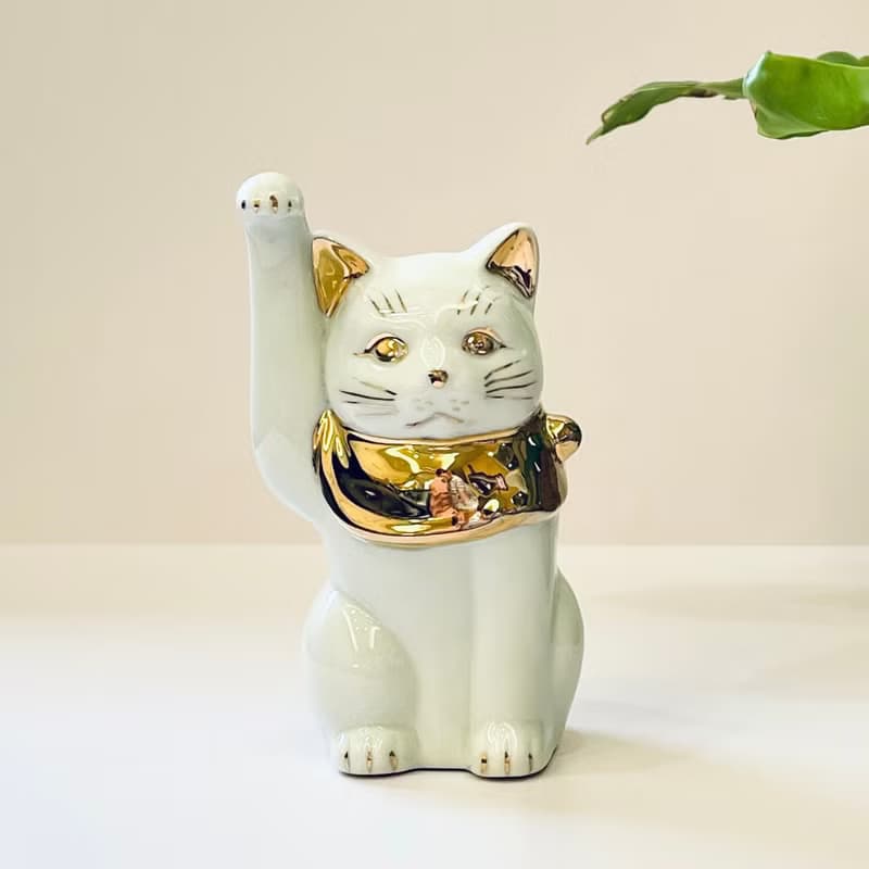 【開運招福】瀨戶燒-幸運招福金領巾純白招財貓-13cm/19cm