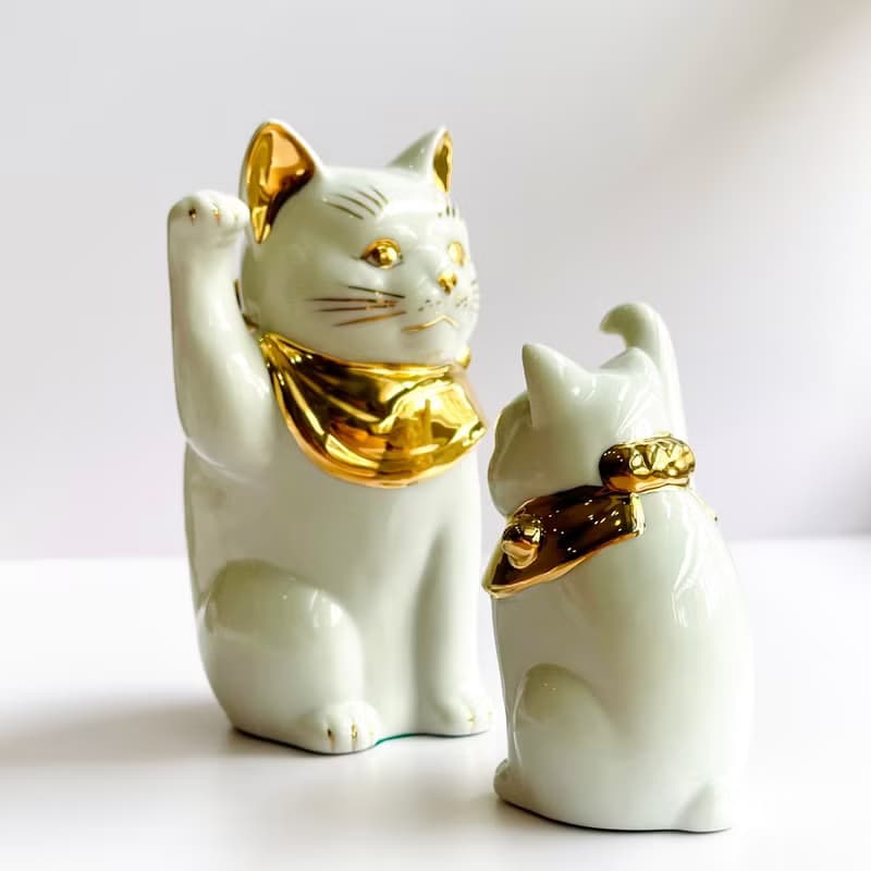 【開運招福】瀨戶燒-幸運招福金領巾純白招財貓-13cm/19cm