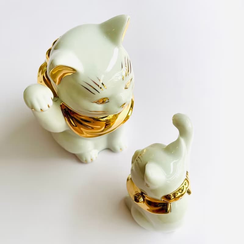 【開運招福】瀨戶燒-幸運招福金領巾純白招財貓-13cm/19cm