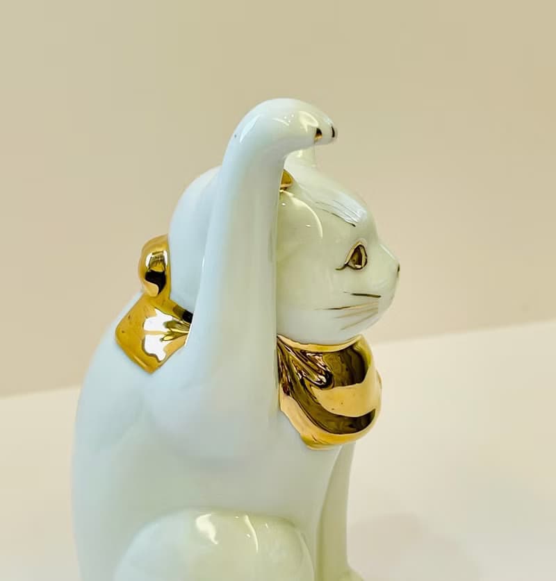 【開運招福】瀨戶燒-幸運招福金領巾純白招財貓-13cm/19cm