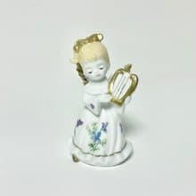 スミレの花のドレスの天使のオーナメント(ハープ)