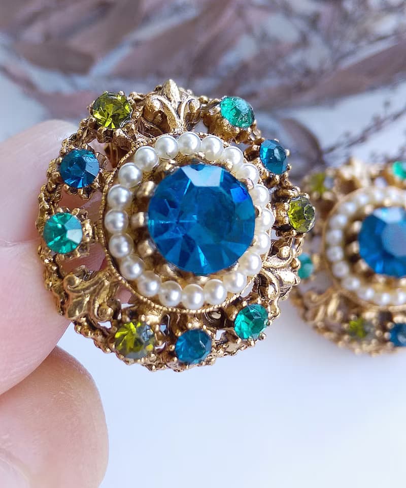 Vintage Jewelry 西洋古董飾品 FLORENZA 藍綠色調萊茵 夾式耳環
