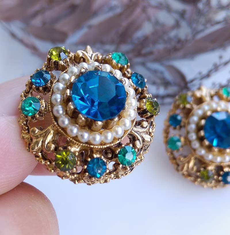 Vintage Jewelry 西洋古董飾品 FLORENZA 藍綠色調萊茵 夾式耳環
