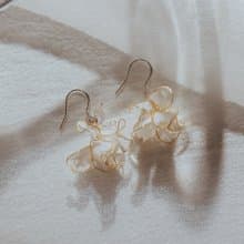 【裙襬-純淨白】垂墜耳環 | 水晶花飾品