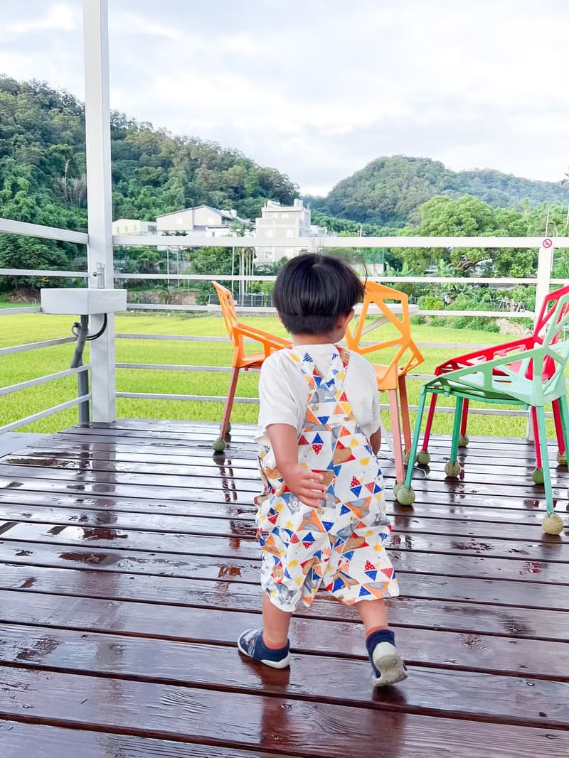 日本純棉繽紛動物園印花Élio經典吊帶短褲
