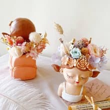 Miss。花謎 花精靈女孩桌花 盆花 永生玫瑰 畢業