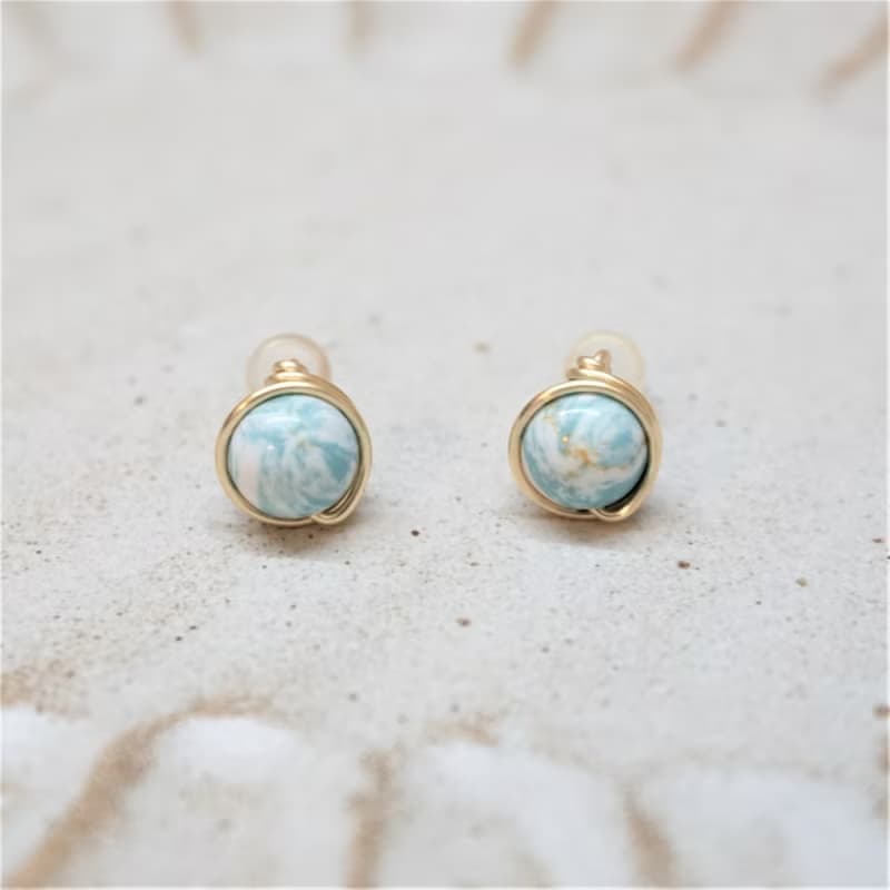 ll 春日限定特價 ll 8mm日本加工綠松石 金線框耳針 耳夾 / 一對
