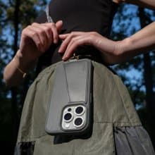 【山系掛繩風】KOALA 掛繩保護殼 | 深灰 | iPhone 15全系列